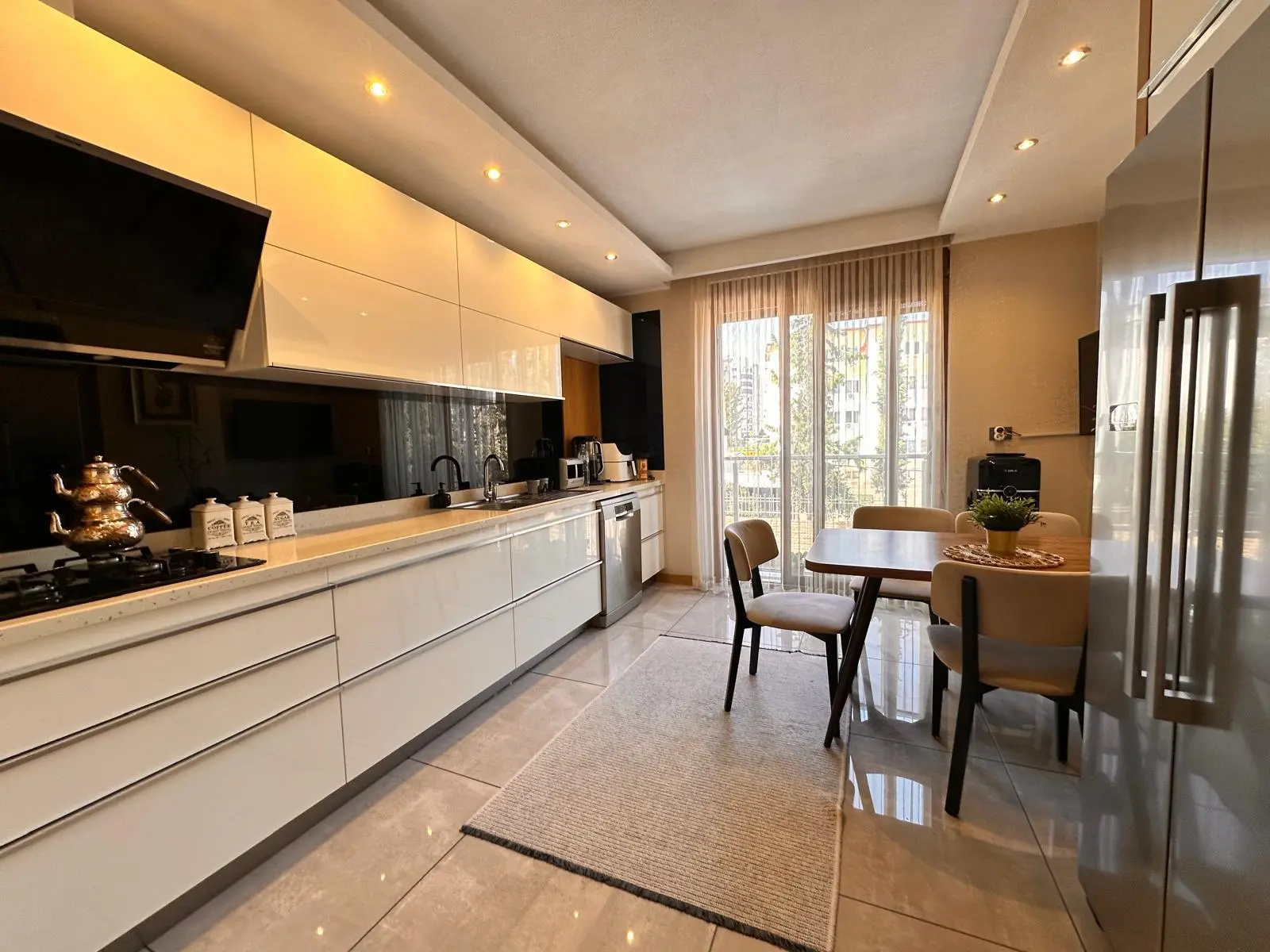 Fitted kitchen